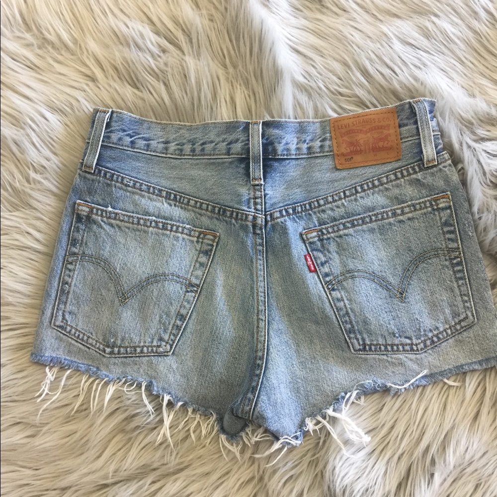 Levis shorts - Picture 2 of 2